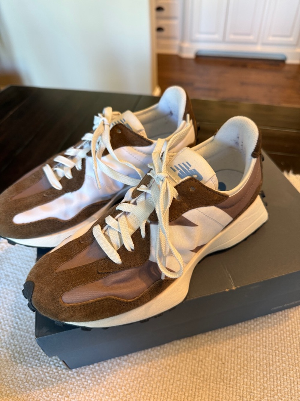 New Balance Women’s Brown and White Retro Runner Sneakers - Picture 2 of 6